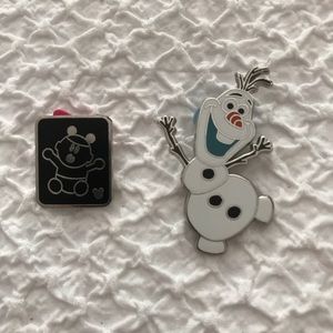 DISNEY Olaf and Mickey Pin